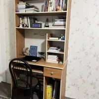 میز کامپیوتر و کتابخانه