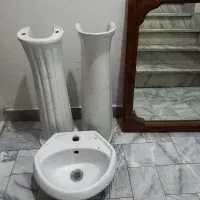 ۲پایه روشویی و ۱روشویی و ۱ آینه