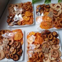 میوه خشکهای افتاب خشک خانگی نرم و تمییز شسته شده