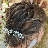 خدمات میکاپ‌وشینیون