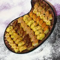 فروشنده شیفت شب برای شیرینی فروشی