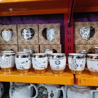 ماگ ولیوان قهوه و نیم لیوان