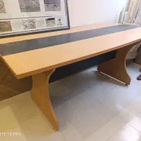 میز کنفرانس اداری