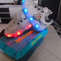 کفش سایز ۳۶ اسکیت دار