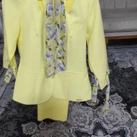 قروش لباس. پیراهن کت شلوار