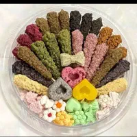 انواع کیک و بستنی و قند و نبات و سوسیس وکباب لقمه