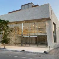 اجاره واحد تجاری ۷۰۰متری با امکانات فول|اجارهٔ مغازه و غرفه|کرمان, |دیوار