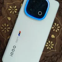 گوشی زیبا و قدرتمند IQOO 13