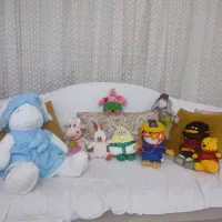 ده تا عروسک یکجا  سالم در حد نو،، تاب بچه