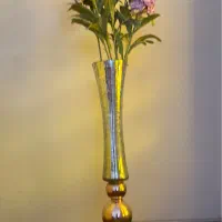 گل به همراه گلدان