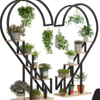 استند گل بزرگ به صورت قلب