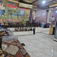 کارگر کافه باغ