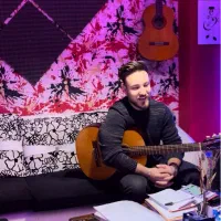 سورپرایز تلفنی باگیتار در کاشان