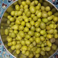 دبه ۱۰ کیلویی زیتون ریز دانه ریز