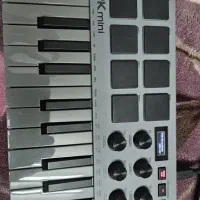 میدی کنترولر akai