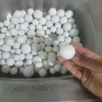 مقدار زیاد سنگ مرمر گرد