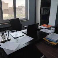 وکیل دعاوی مربوط به امور قراردها و امور کیفری مالی