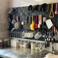 استخدام نیروی خدمات و نظافت در کارگاه قنادی