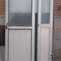 تعدادی درب و پنجره آلومینیوم سنگین