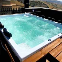 وان جکوزی ۹ نفره باغ و ویلا کابین دوش و سونا خشک