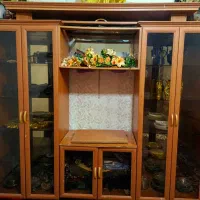 یک کمد بزرگ نو جادارهم بوفه وجاتلویزیونی