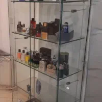 ویترین شیشه ای