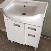 فرنگی و روشویی باهم