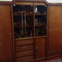 کمد سه‌تکه چوبی شیشه‌ای