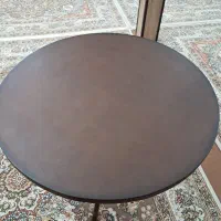 میز گرد چوبی