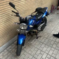پالس ۲۰۰ چراغ گرد