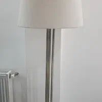 آباژور ایستاده