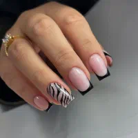 آموزش و خدمات کاشت ناخن و مژه کوزو ۵