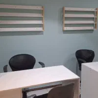 اجاره میزناخن و صندلی سالن زیبایی معالی آباد|اجارهٔ دفتر کار، اتاق اداری، مطب|شیراز, معالیآباد|دیوار