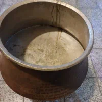 دیگ چکشی مسی قدمت ۷۰ سال