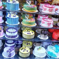 اقا جهت فروشندگی و خانم جهت کارگاه(قنادی)