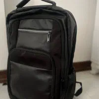 کوله‌پشتی مشکی مناسب لپ‌تاپ و استفاده روزمره