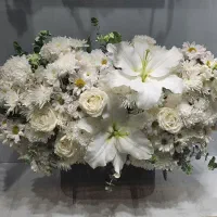 باکس گل تسلیت عید شهید و فوت شده کد ۱۲۰۳ گلاریس