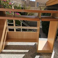 میز کامپیوتر در حد نو