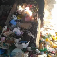 کار درکارگاه بازیافت پلاستیک  آقا و خانم