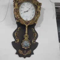 ساعت دیواری سالم .