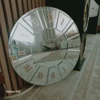 ساعت ایینه ای بزرگ