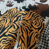 چند دست مانتو شلوار نو با پالتو|لباس|اصفهان, شیخ اشراق|دیوار