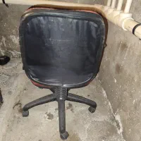 صندلی گردان سالم همراه با میز کامپیوتر|صندلی و نیمکت|محمدیه-قزوین, |دیوار