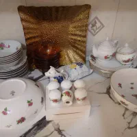 ظروف گل سرخی زرین نونو