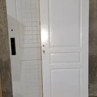 در ورودی و در اتاق خواب