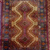 گلیم دست‌باف عتیقه ۳۰۰ ساله