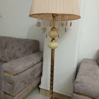 آباژور ایستاده نونو