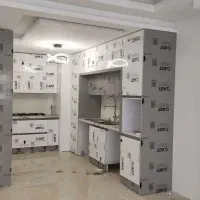 کابینت آشپزخانه هایگلاس و ام دی اف/فلزی درب چوبی45