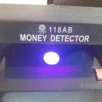 دستگاه تشخیص اسکناس