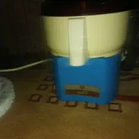 آبمیوه گیر تمیز سالم